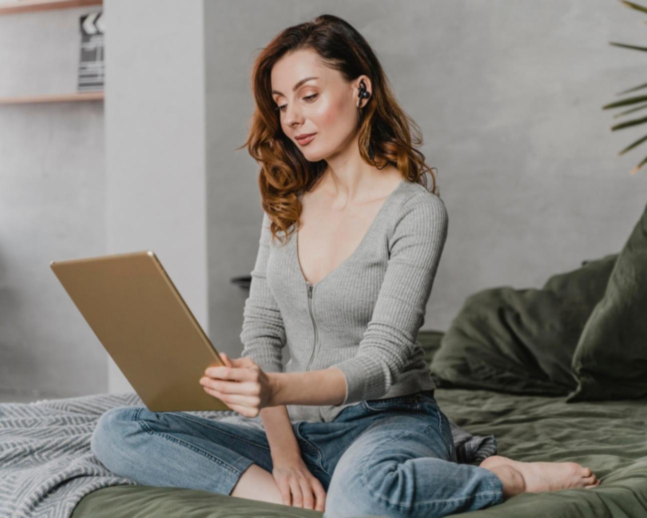 Espace de travail calme et organisé pour la gestion financière